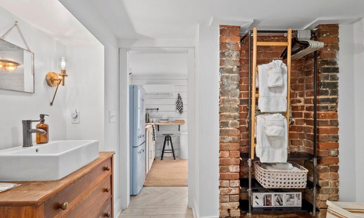 Photo of Bathroom in East Side