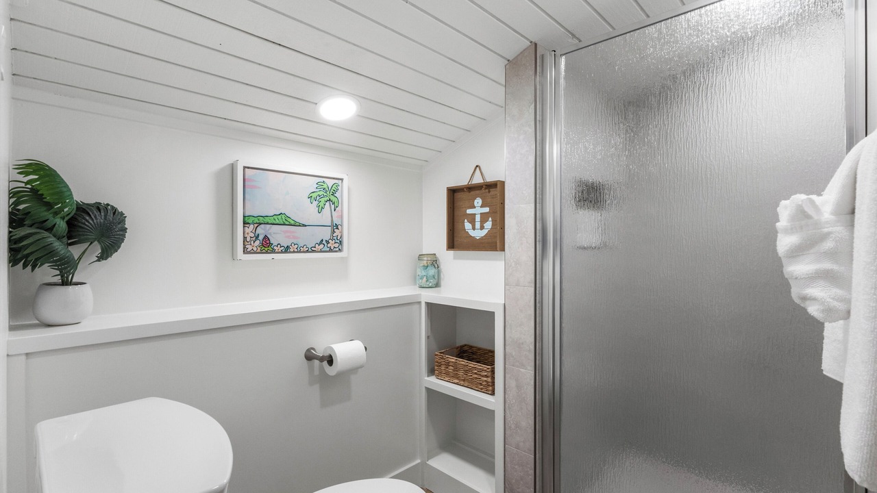 Photo of Bathroom in Kahuku