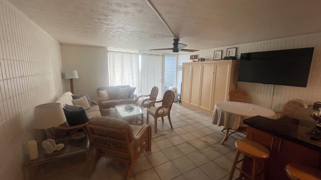 Photo of Livingroom in Punaluu
