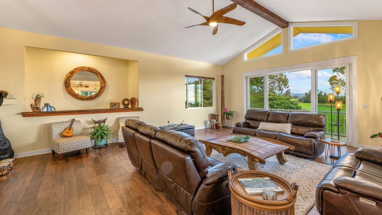 Photo of Livingroom in Waikoloa