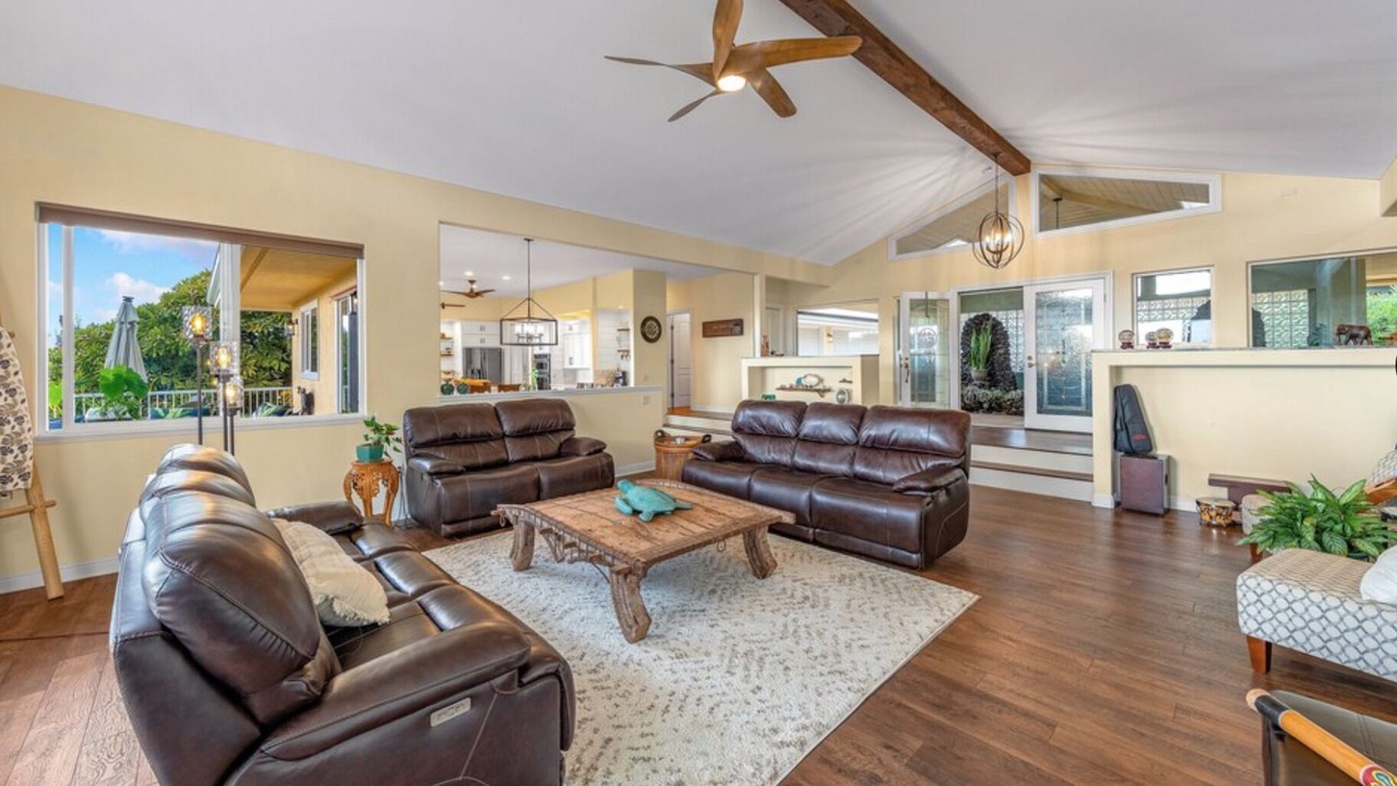 Photo of Livingroom in Waikoloa