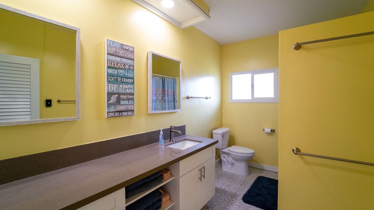 Photo of Bathroom in Punaluu