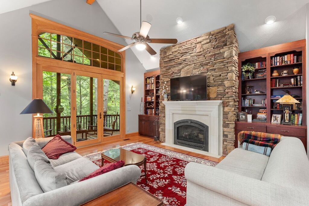 Photo of Livingroom in Lake Lure
