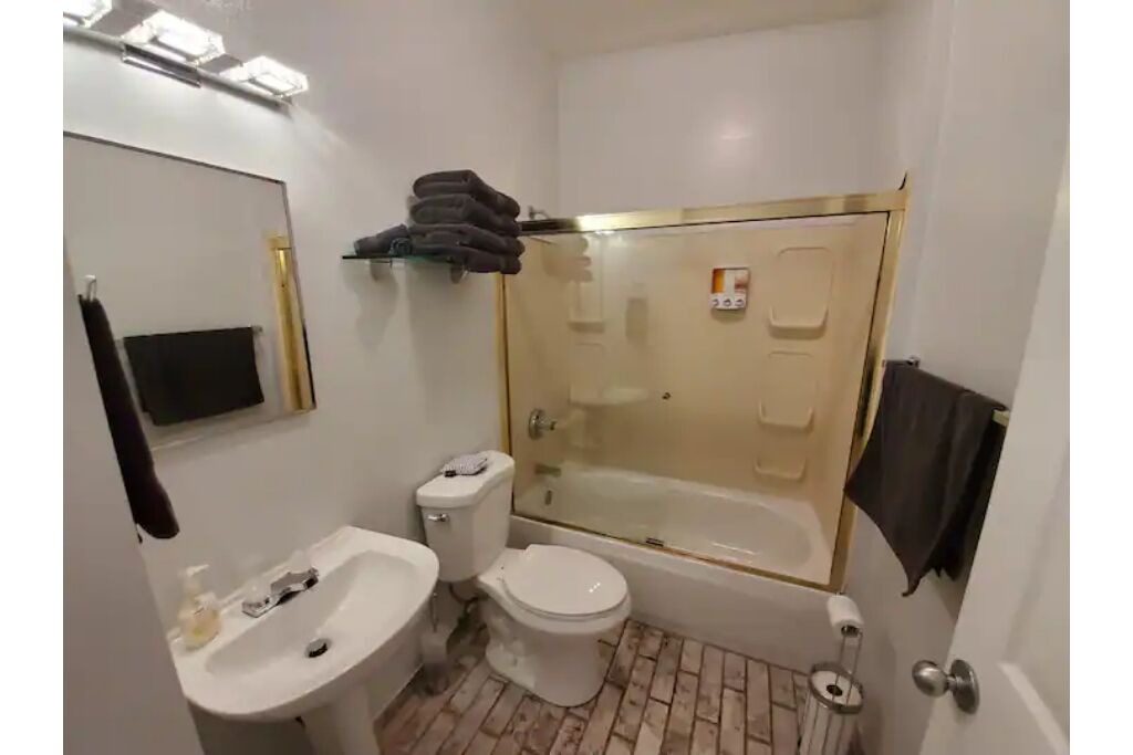 Photo of Bathroom in Fern Acres