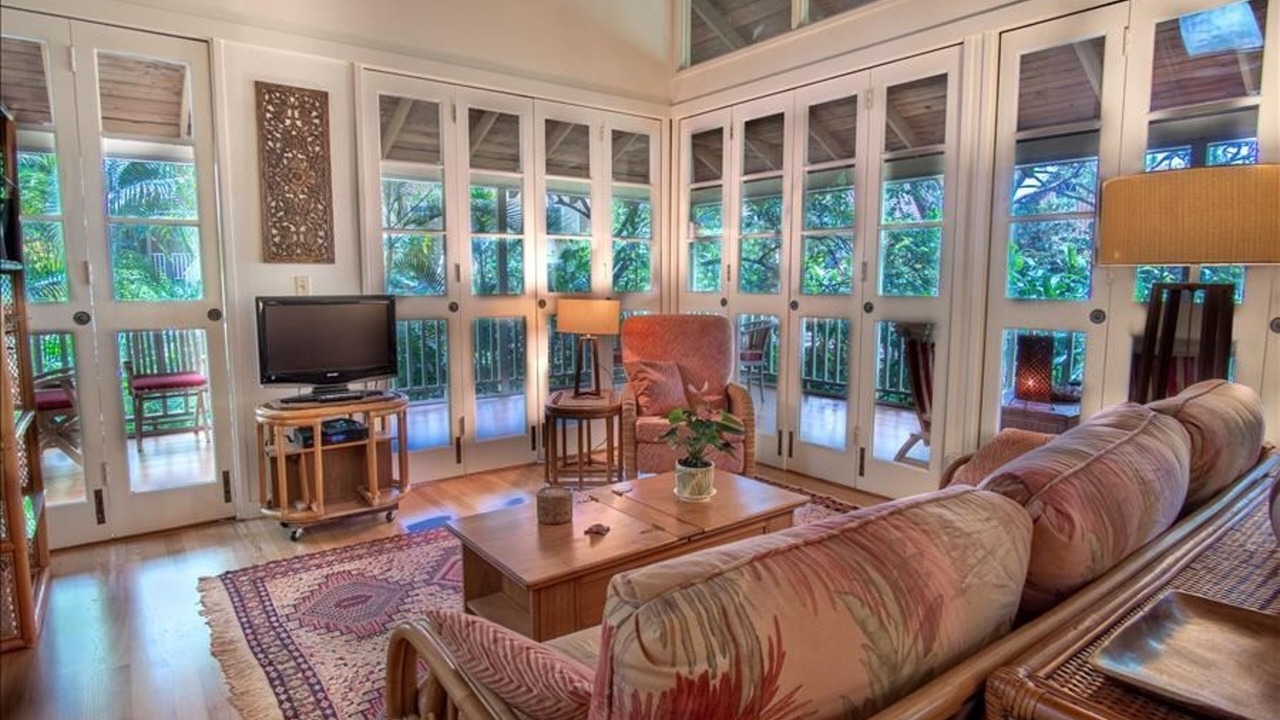Photo of Livingroom in Maunaloa