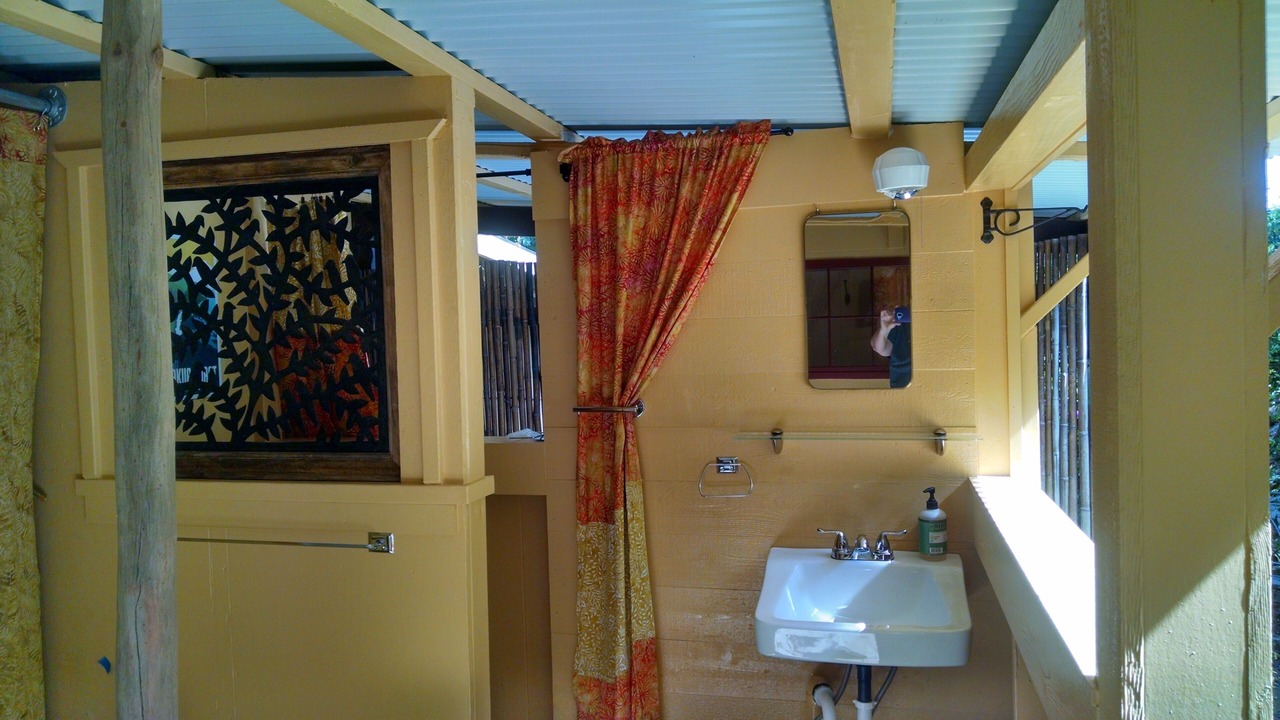 Photo of Bathroom in Honokaa