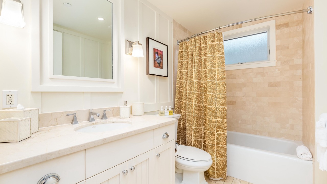 Photo of Bathroom in Kahuku