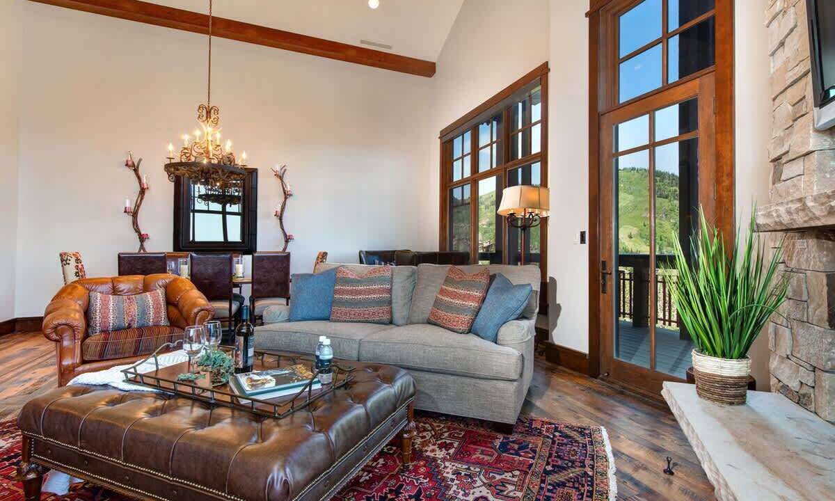 Photo of Livingroom in Empire Pass