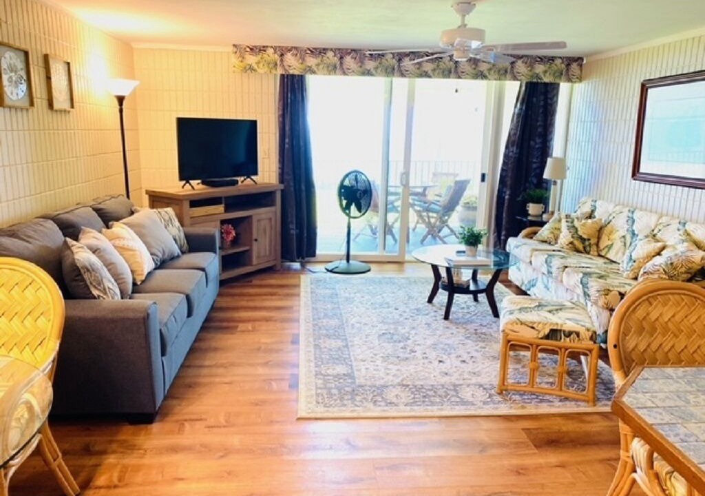Photo of Livingroom in Punaluu