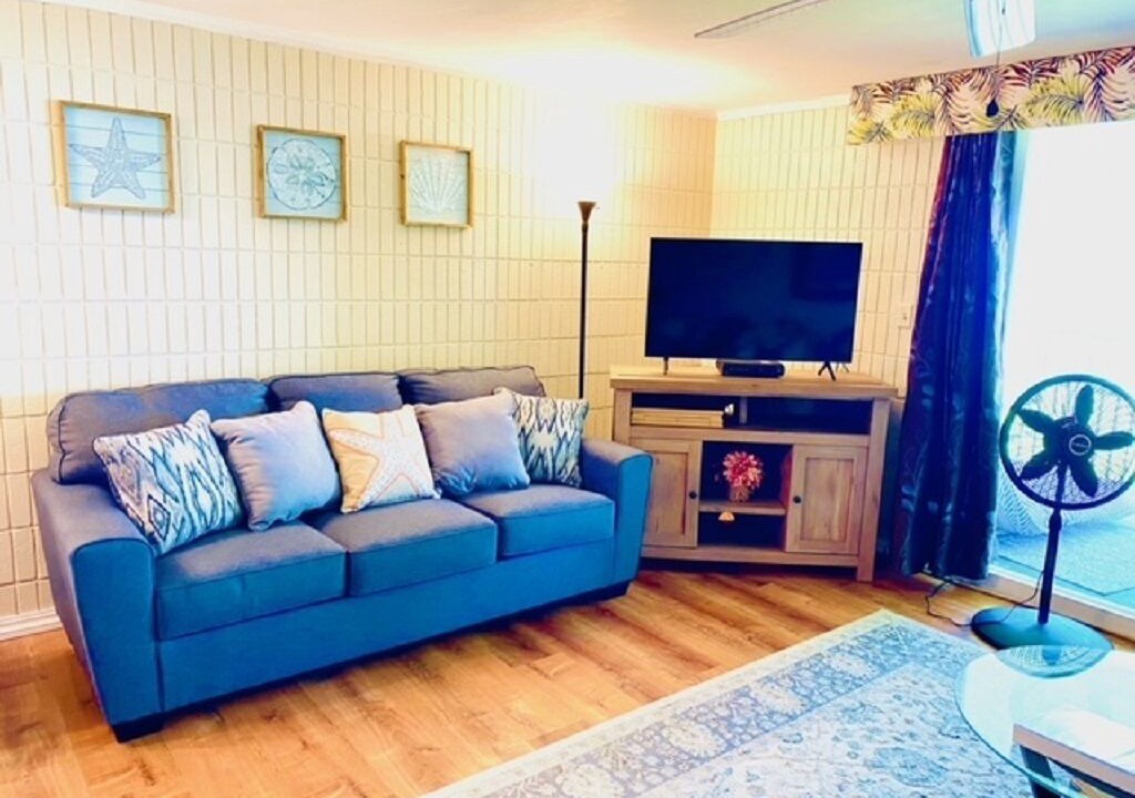 Photo of Livingroom in Punaluu