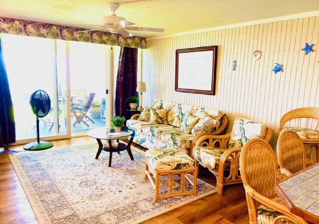 Photo of Livingroom in Punaluu
