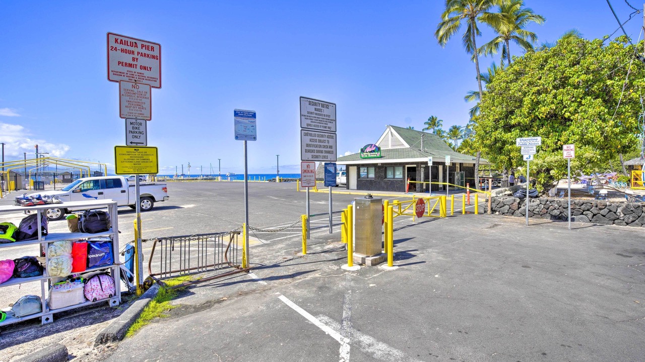 Photo of Others in Historic Kailua Village