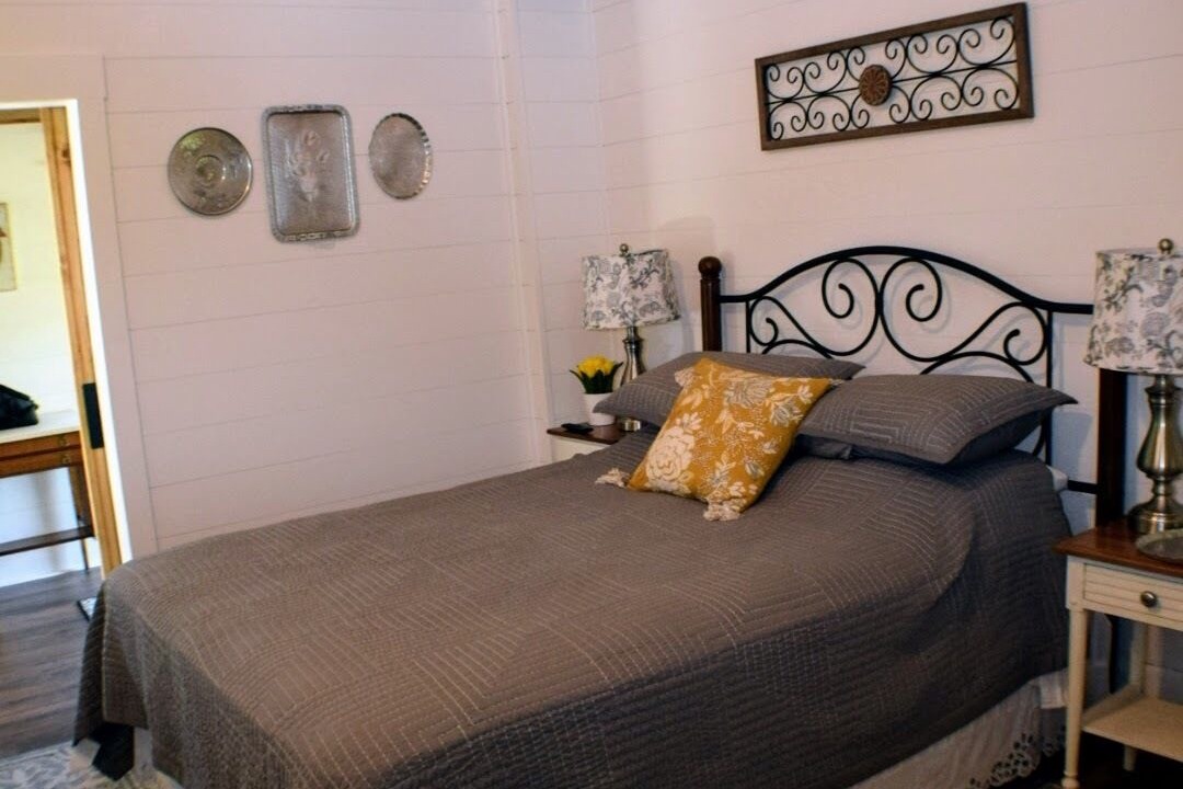 Photo of Bedroom in Hendersonville