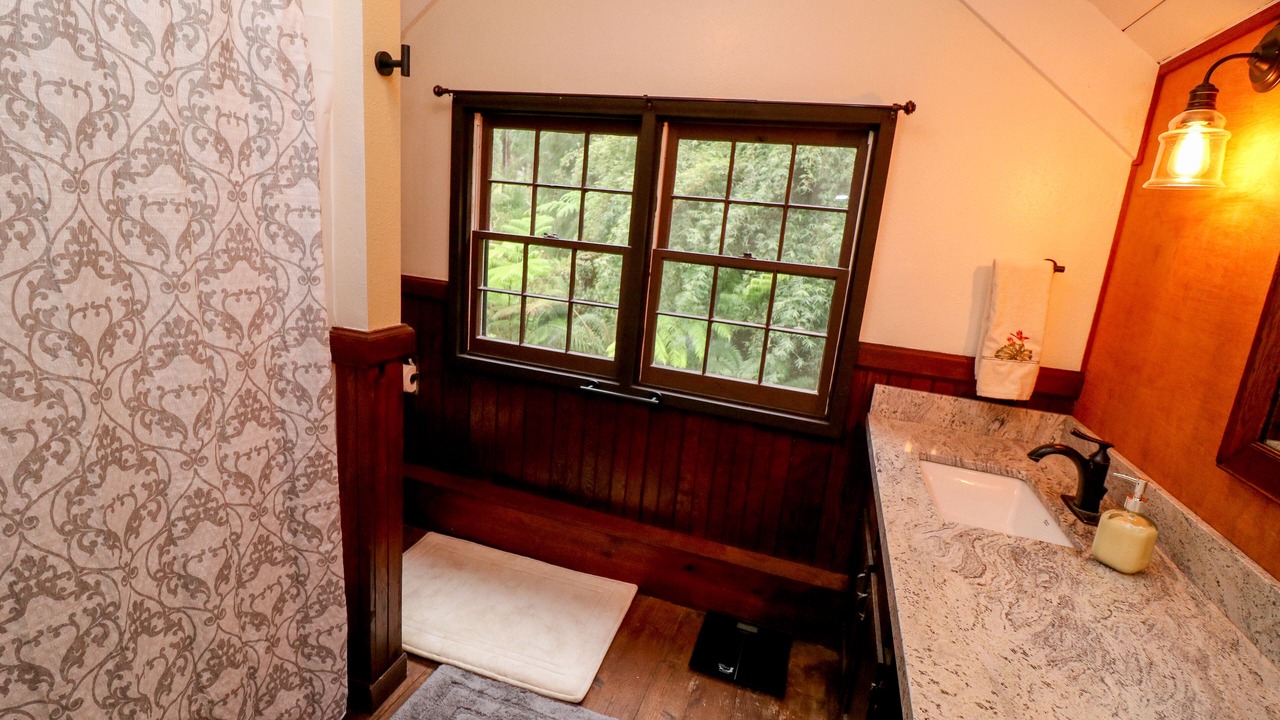 Photo of Bathroom in Honokaa