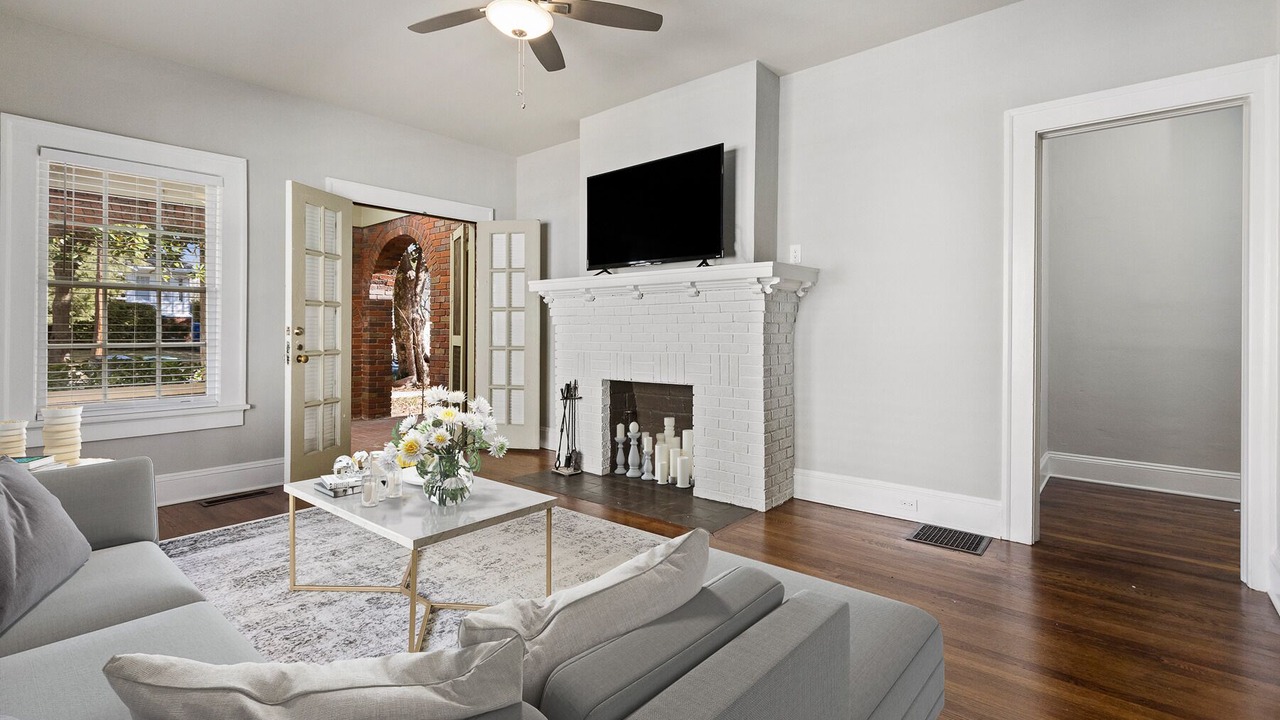Photo of Livingroom in Candler Park