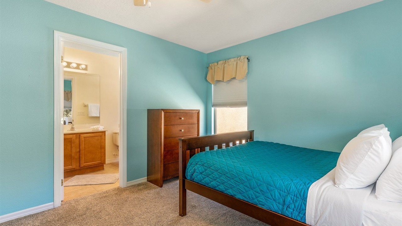 Photo of Bedroom in Watersong