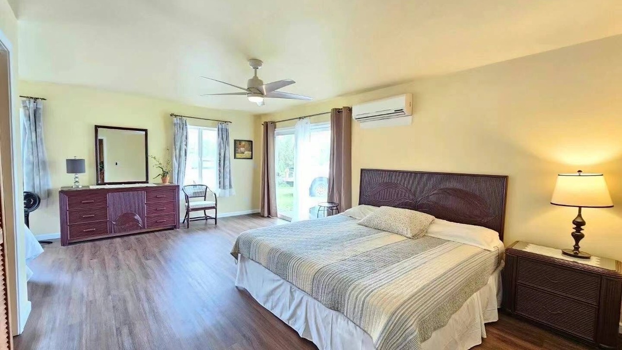 Photo of Bedroom in Pepeekeo