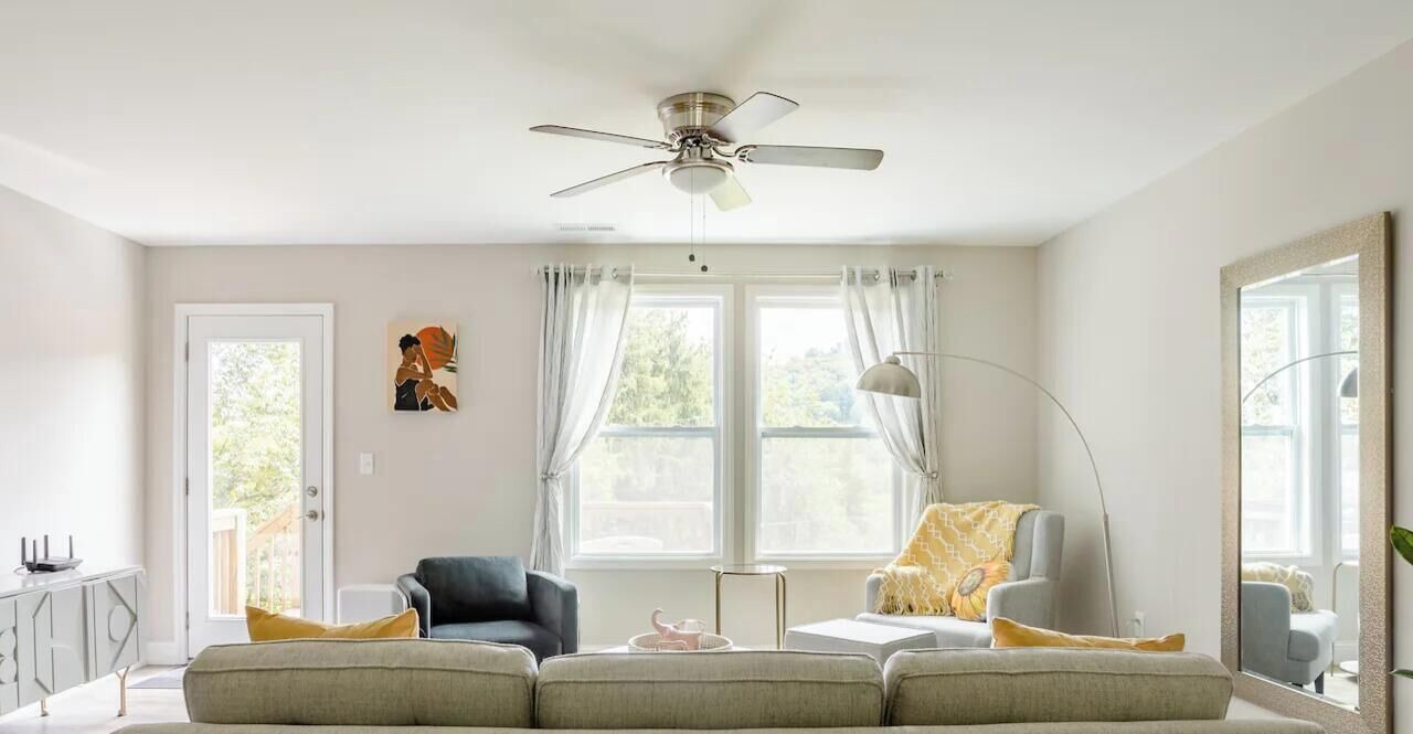 Photo of Livingroom in Candler