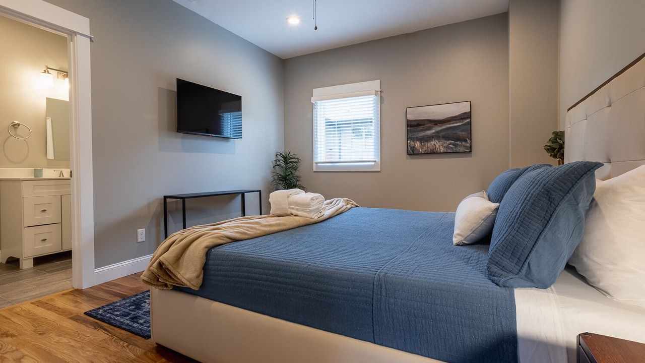 Photo of Bedroom in Woodfin
