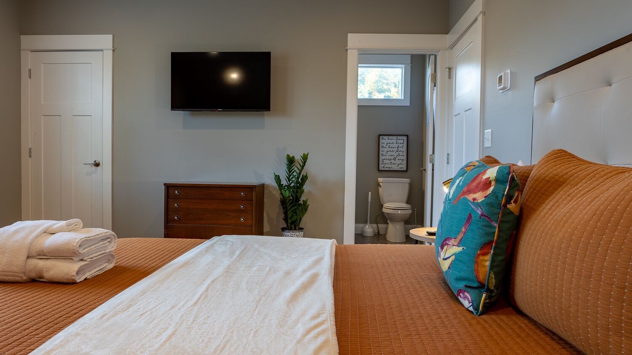 Photo of Bedroom in Woodfin