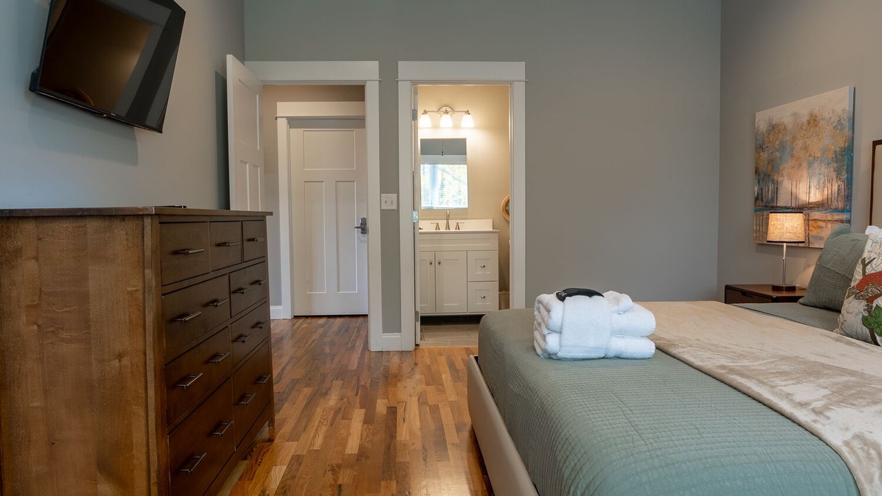 Photo of Bedroom in Woodfin
