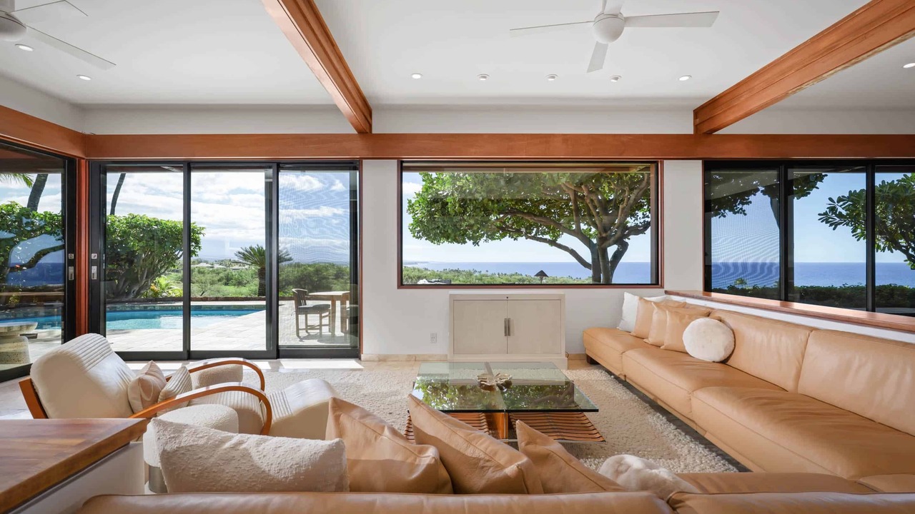 Photo of Livingroom in Kamuela