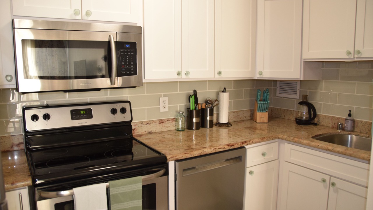 Photo of Kitchen in Diamond Head - Kapahulu - St. Louis