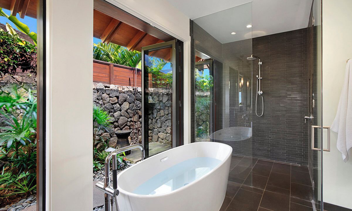 Photo of Bathroom in Poipu