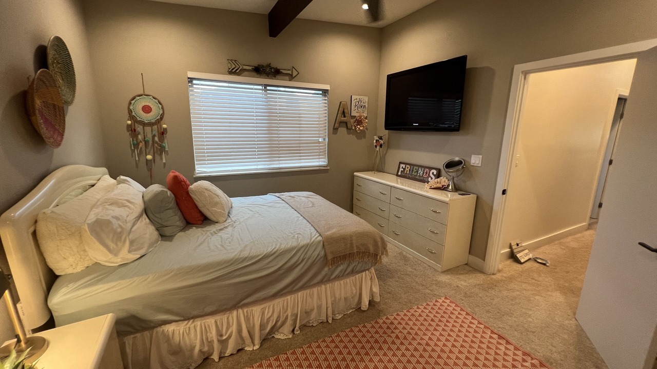 Photo of Bedroom in Halawa