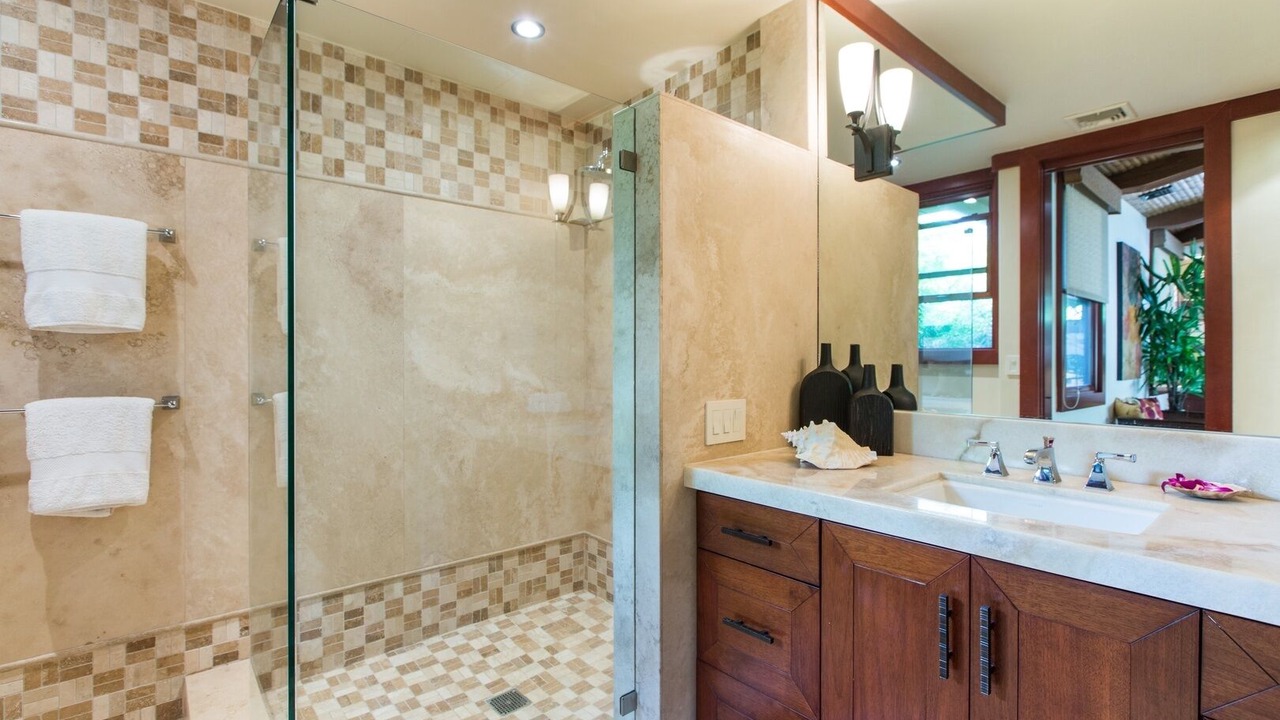 Photo of Bathroom in Kahala