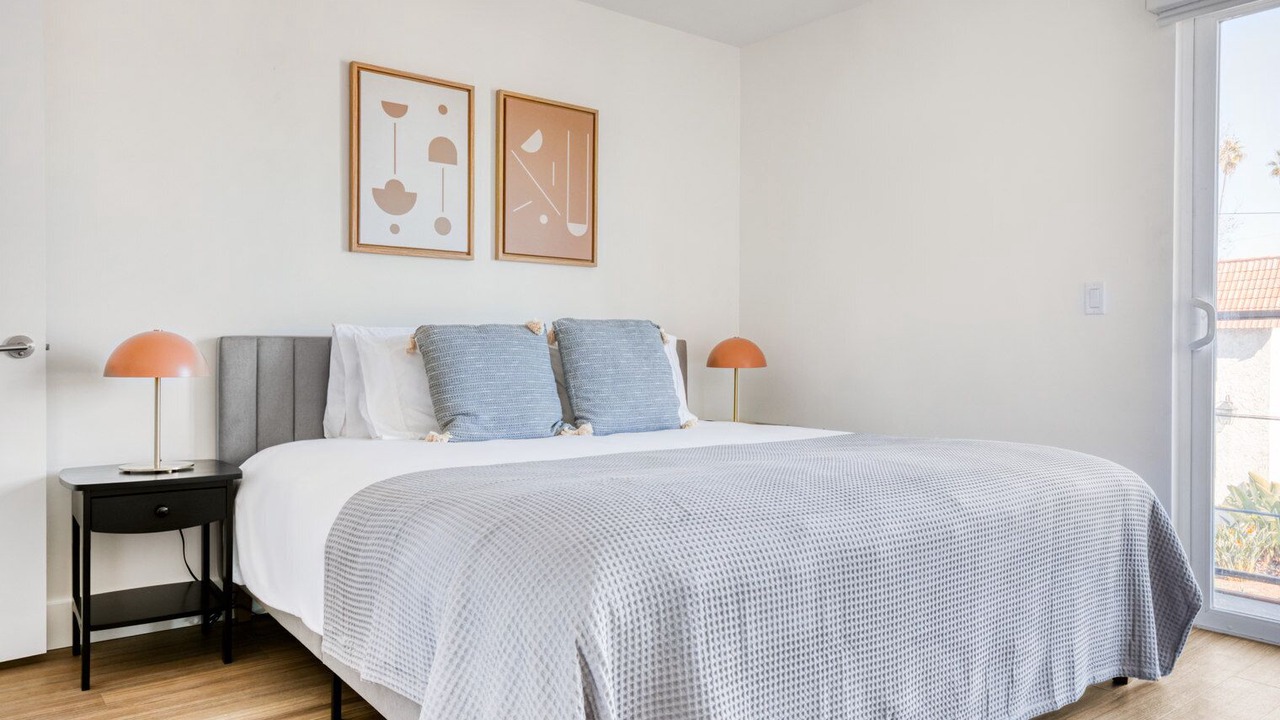 Photo of Bedroom in Sawtelle