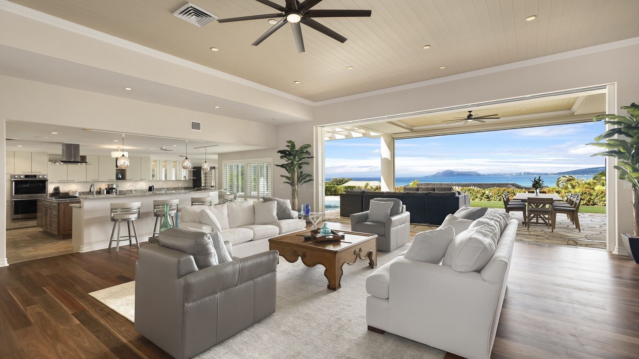 Photo of Livingroom in Hawaii Kai