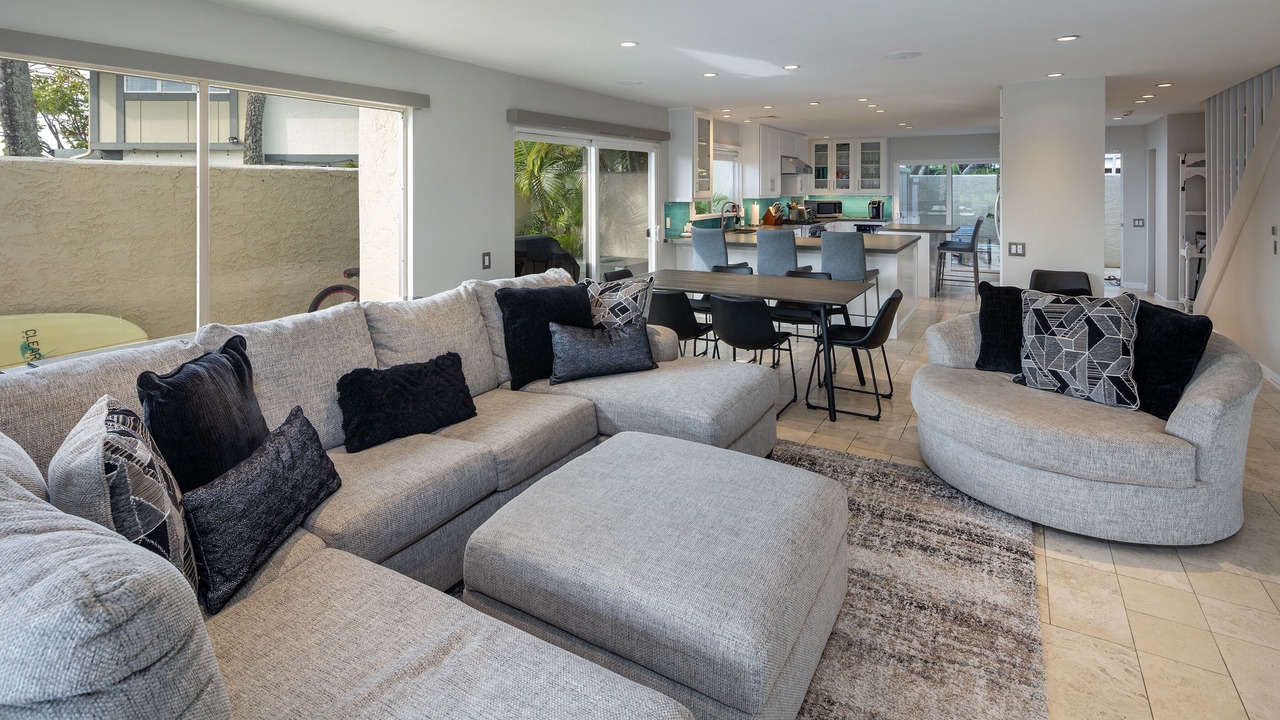 Photo of Livingroom in Portlock