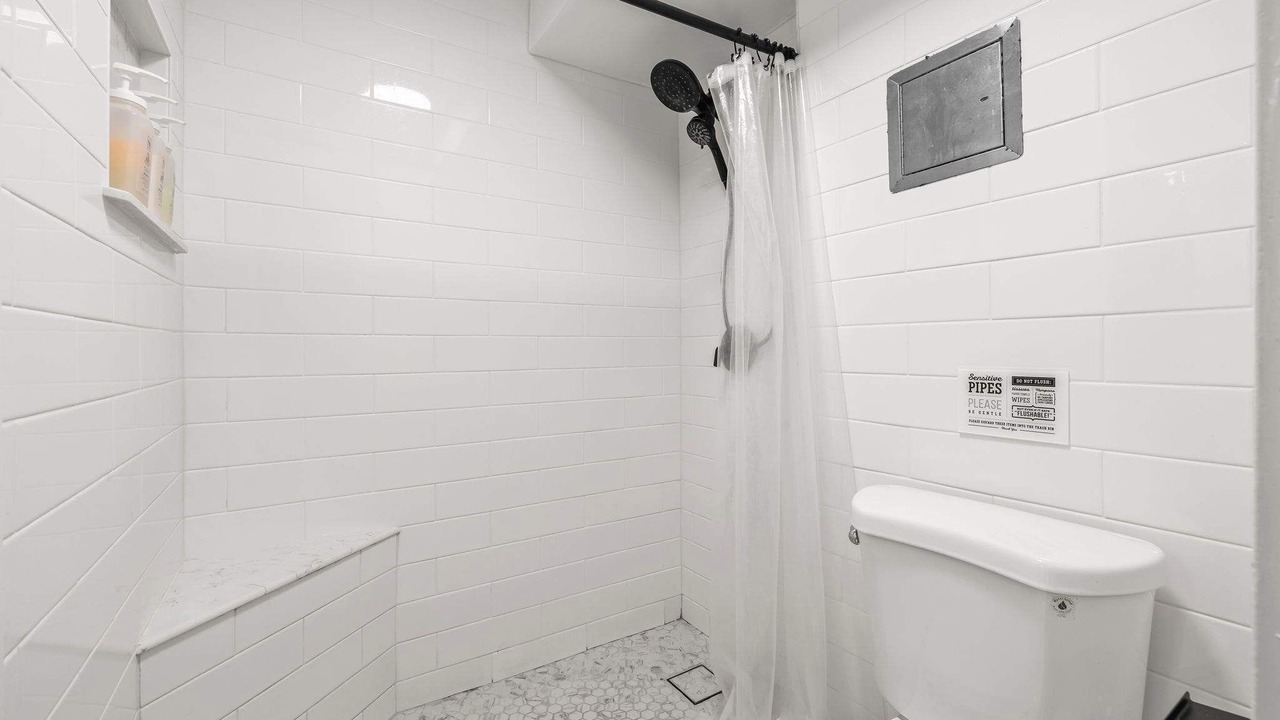 Photo of Bathroom in Punaluu