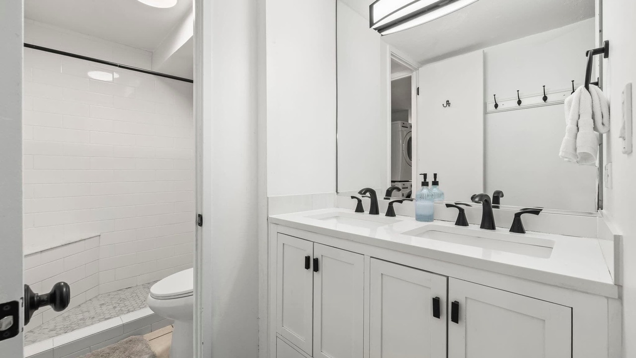 Photo of Bathroom in Punaluu