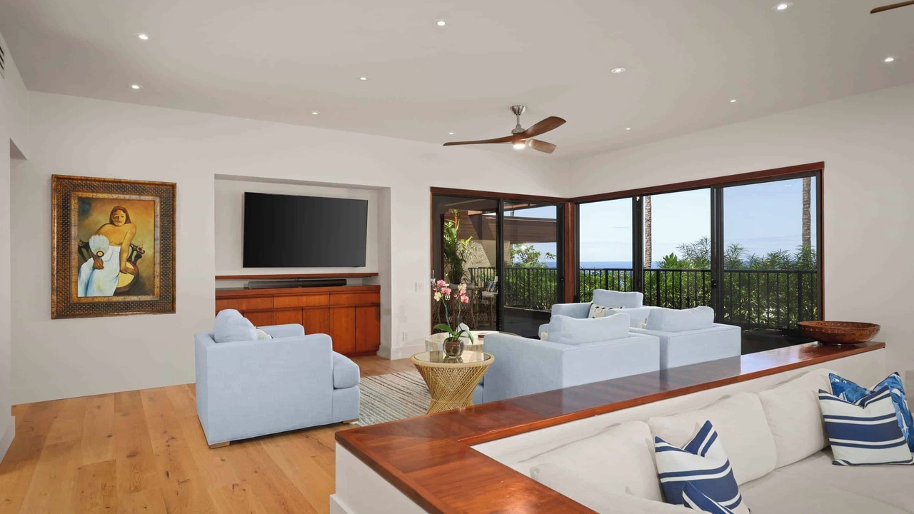 Photo of Livingroom in Kamuela