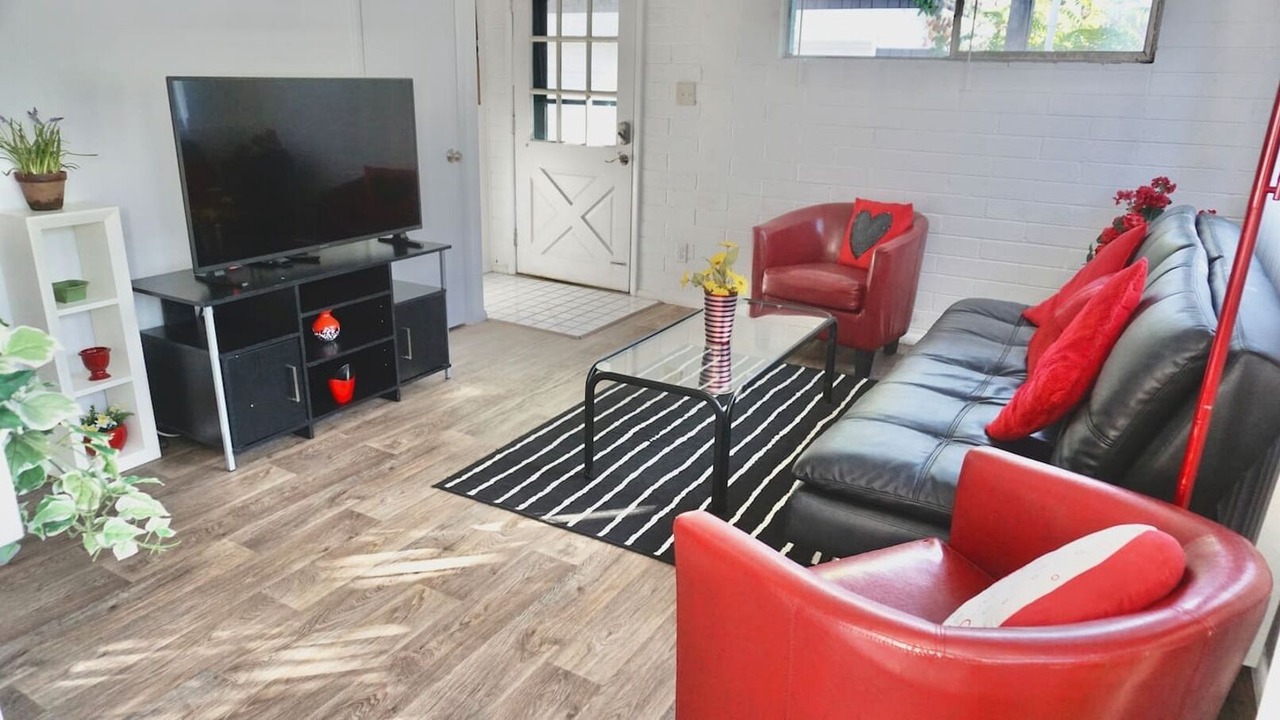 Photo of Livingroom in Lower Avenues