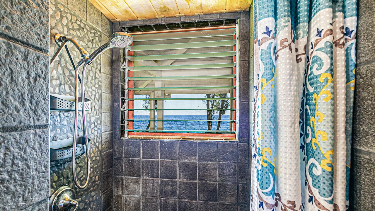 Photo of Bathroom in Keaau