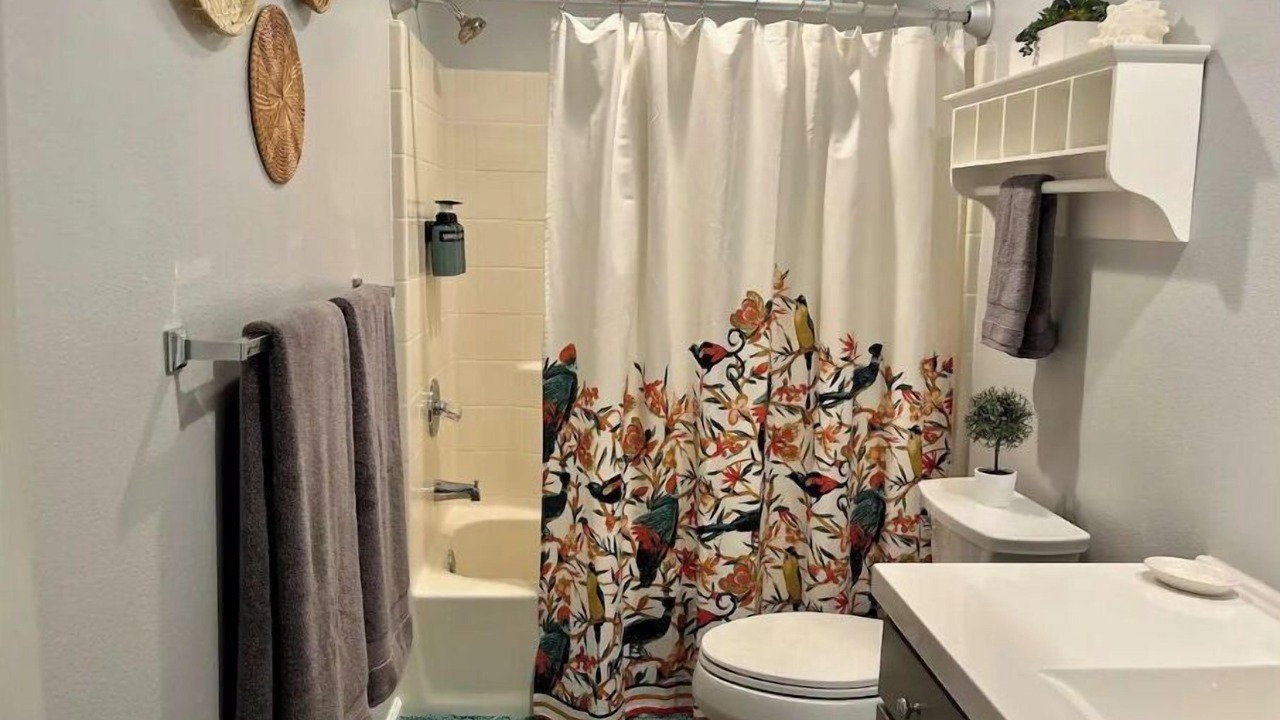 Photo of Bathroom in Kalaoa