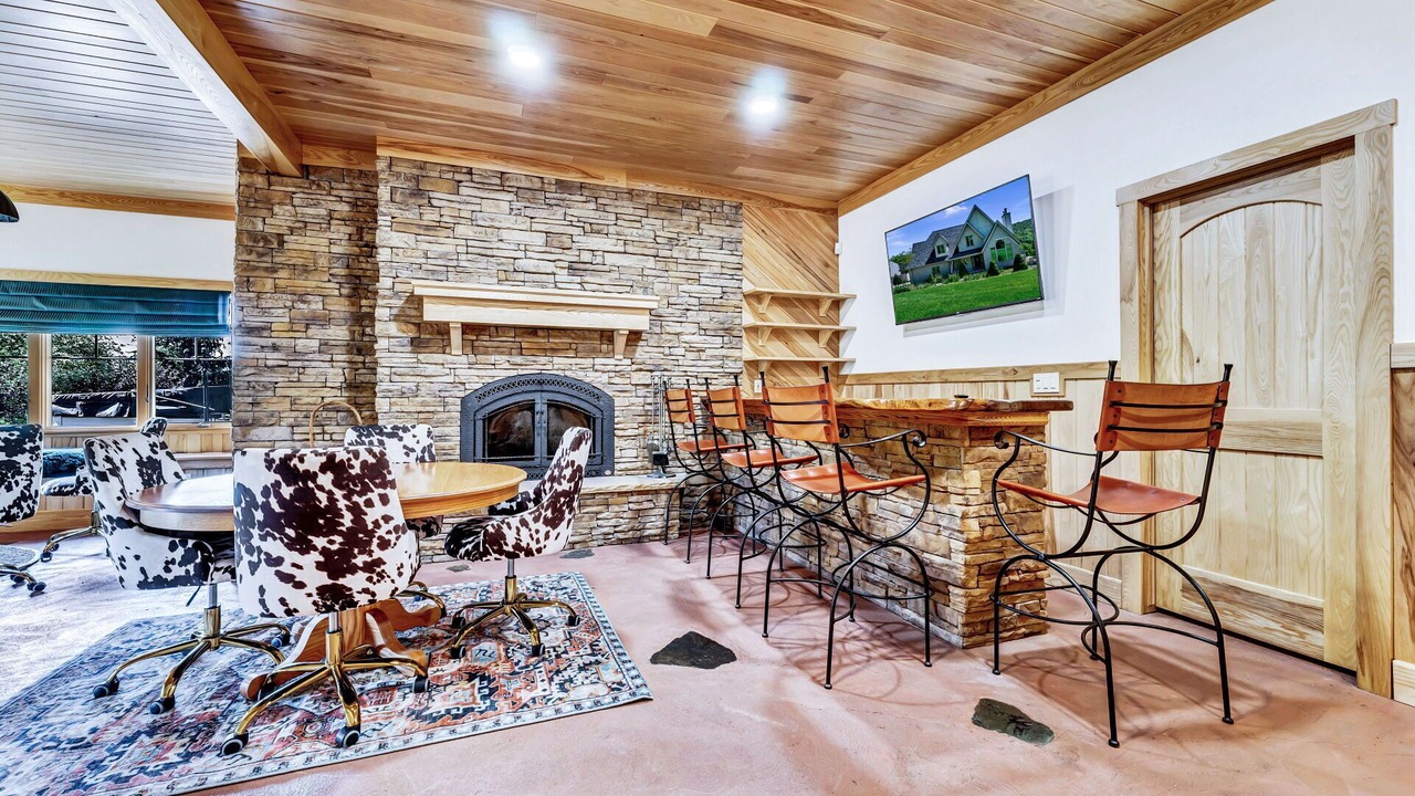 Photo of Livingroom in Ellicottville