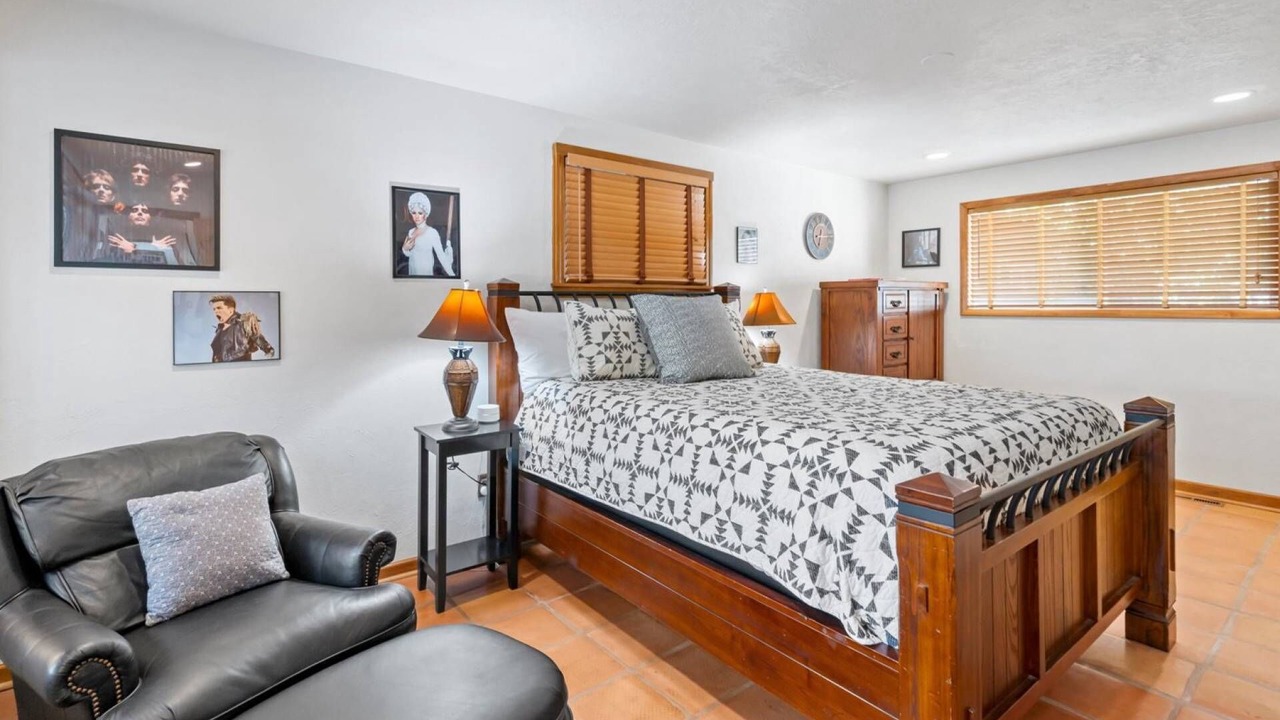 Photo of Bedroom in Central Rim