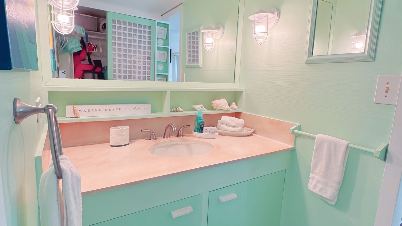 Photo of Bathroom in Punaluu