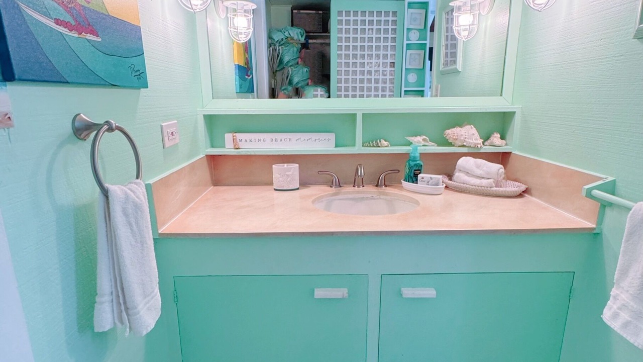 Photo of Bathroom in Punaluu