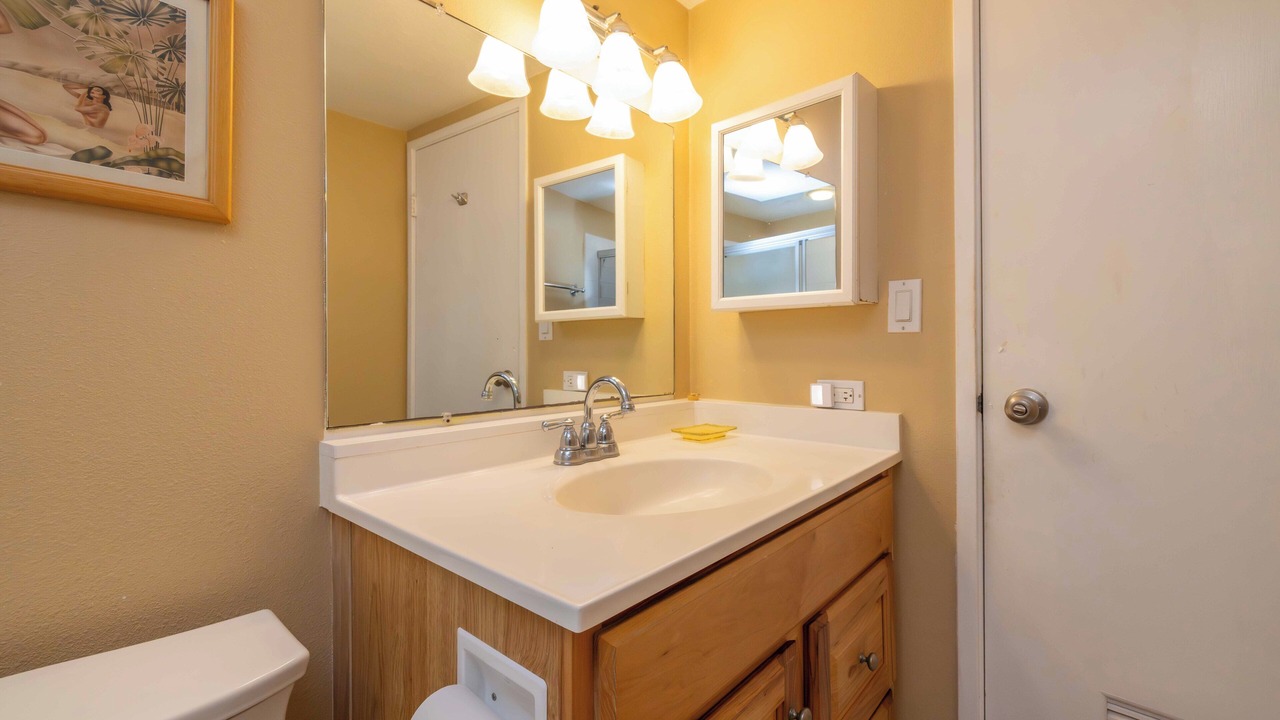 Photo of Bathroom in Maalaea