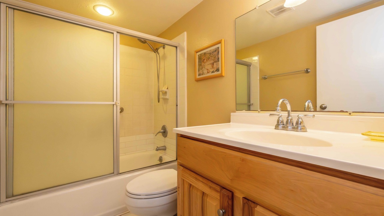 Photo of Bathroom in Maalaea