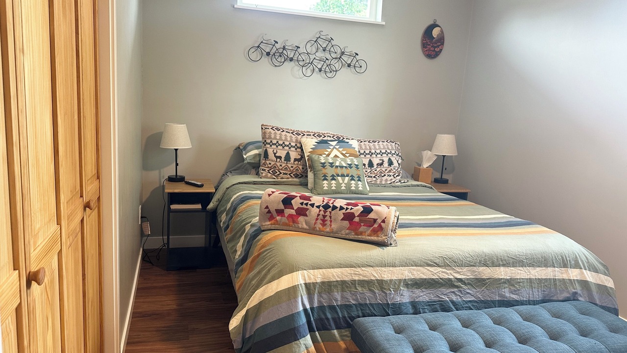 Photo of Bedroom in Depot Bench