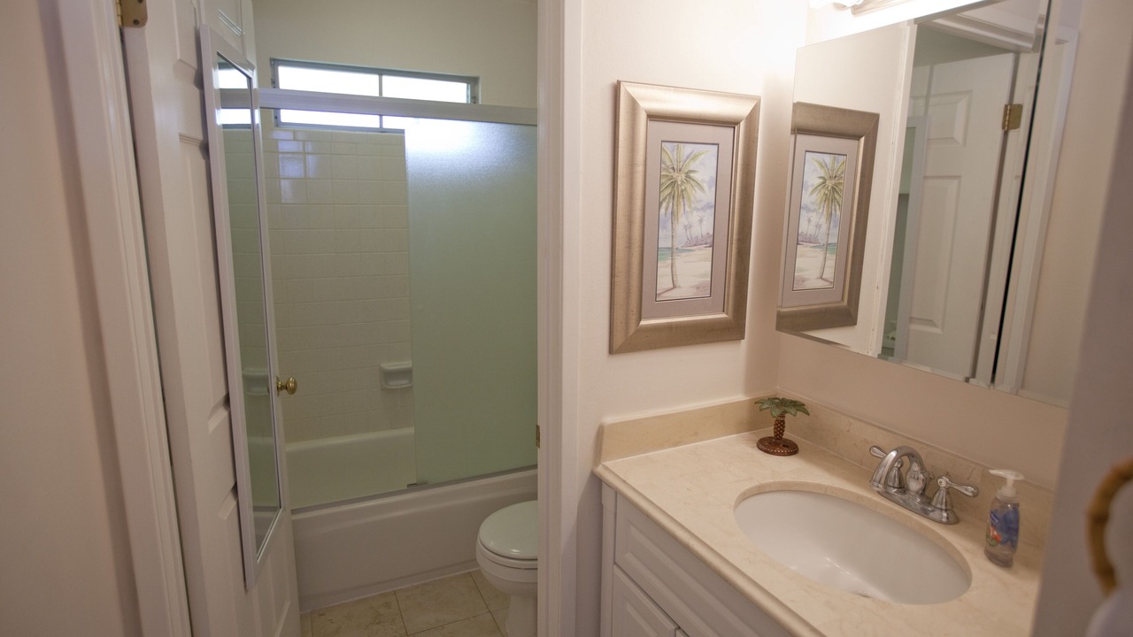 Photo of Bathroom in Keauhou
