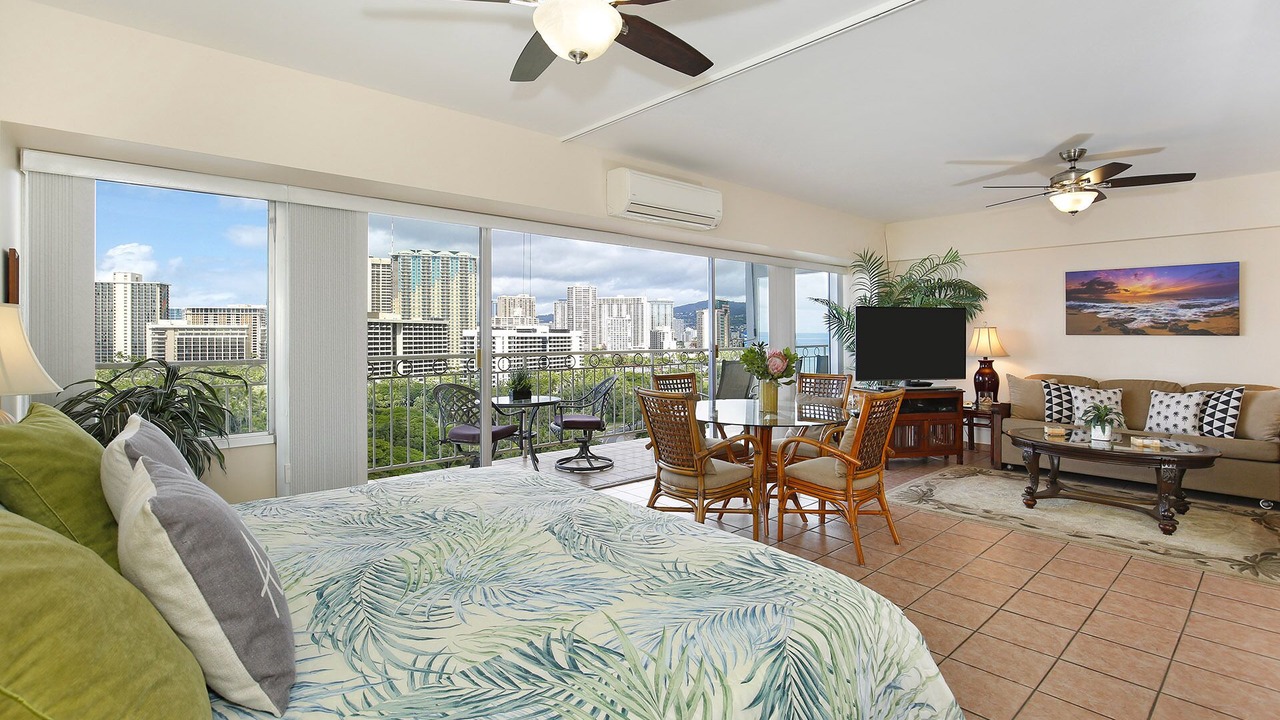 Photo of Bedroom in Waikiki
