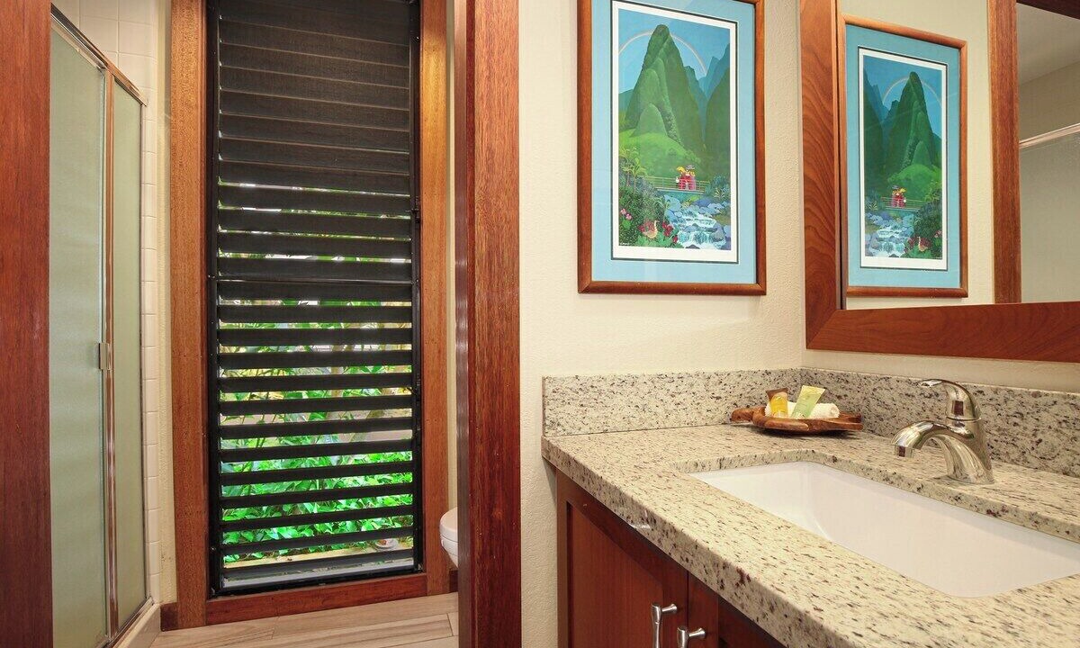 Photo of Bathroom in Poipu