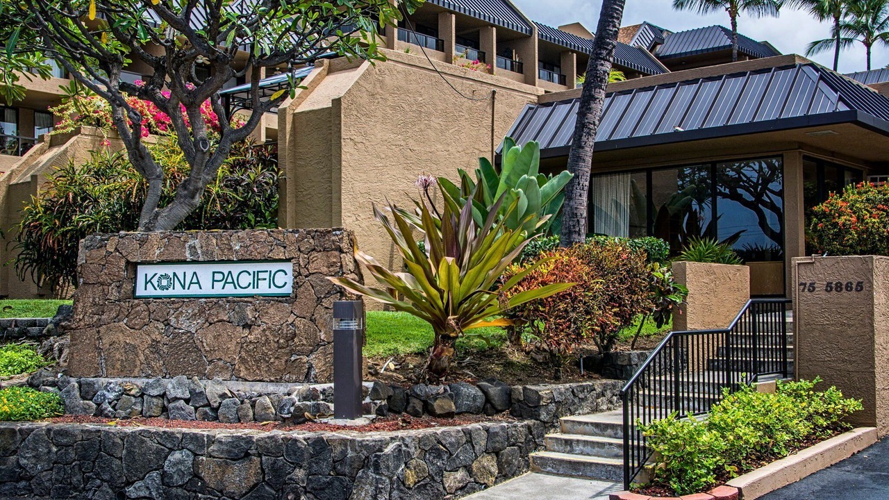 Photo of Others in Historic Kailua Village